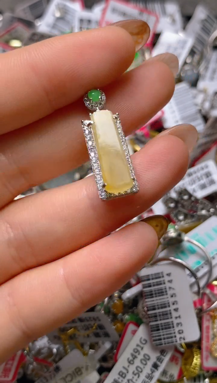 银S925镶嵌戒指翡翠百内无证书