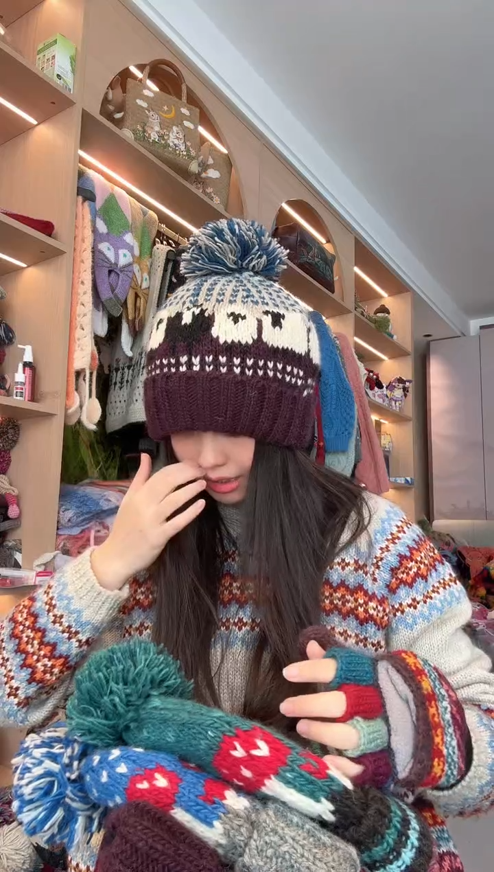 羊毛灰蓝小羊翻边帽