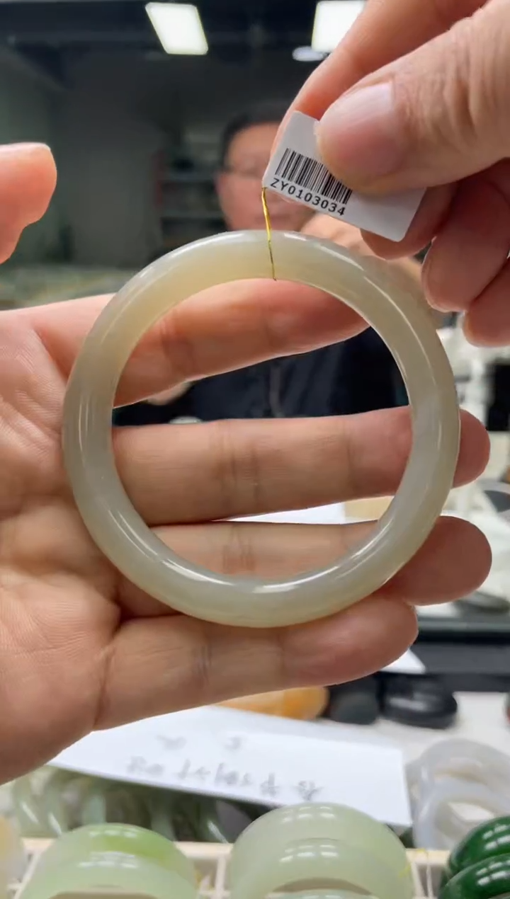 【闪购商品】和田玉手镯未镶嵌编码 3034圈口58-59