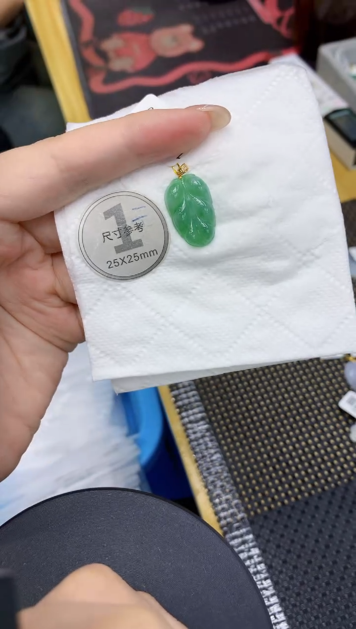 颈饰18K金镶嵌翡翠11111111