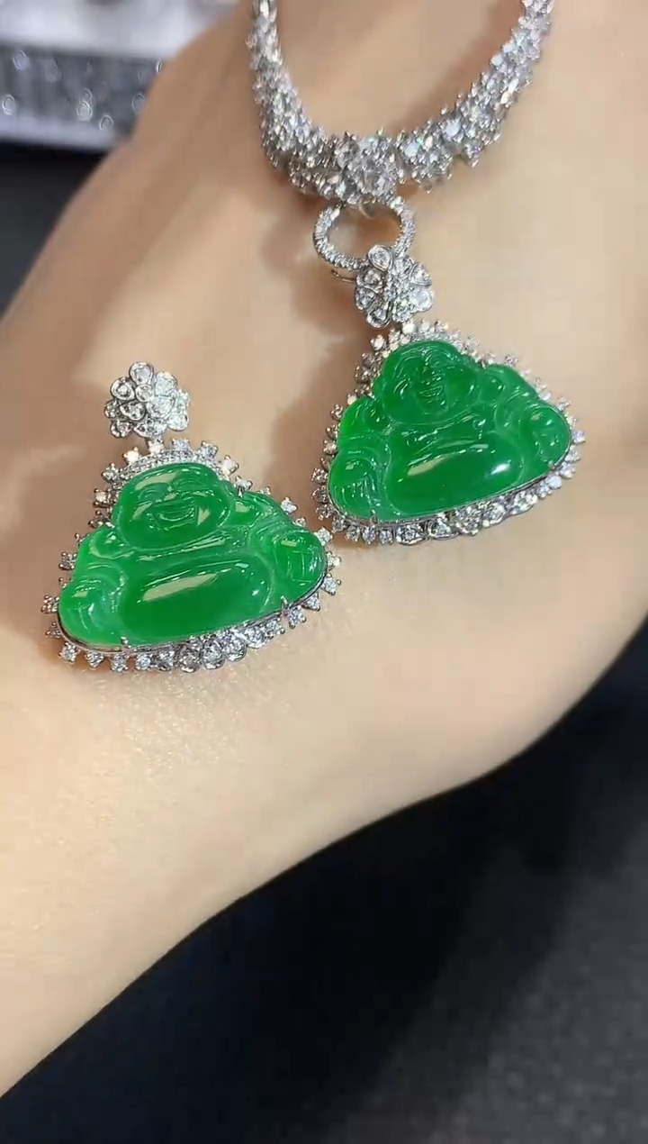 【闪购商品】翡翠吊坠(不含链)18K金镶嵌A9 多样性发货一件