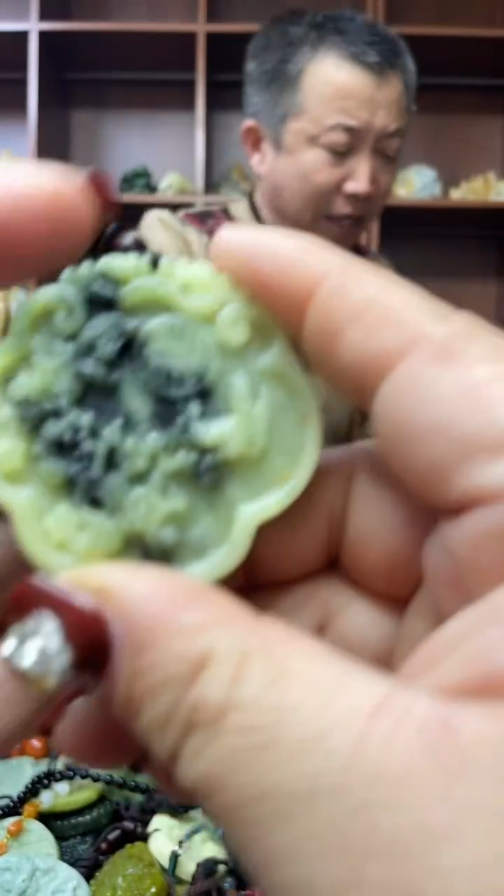 未镶嵌岫玉挂件 