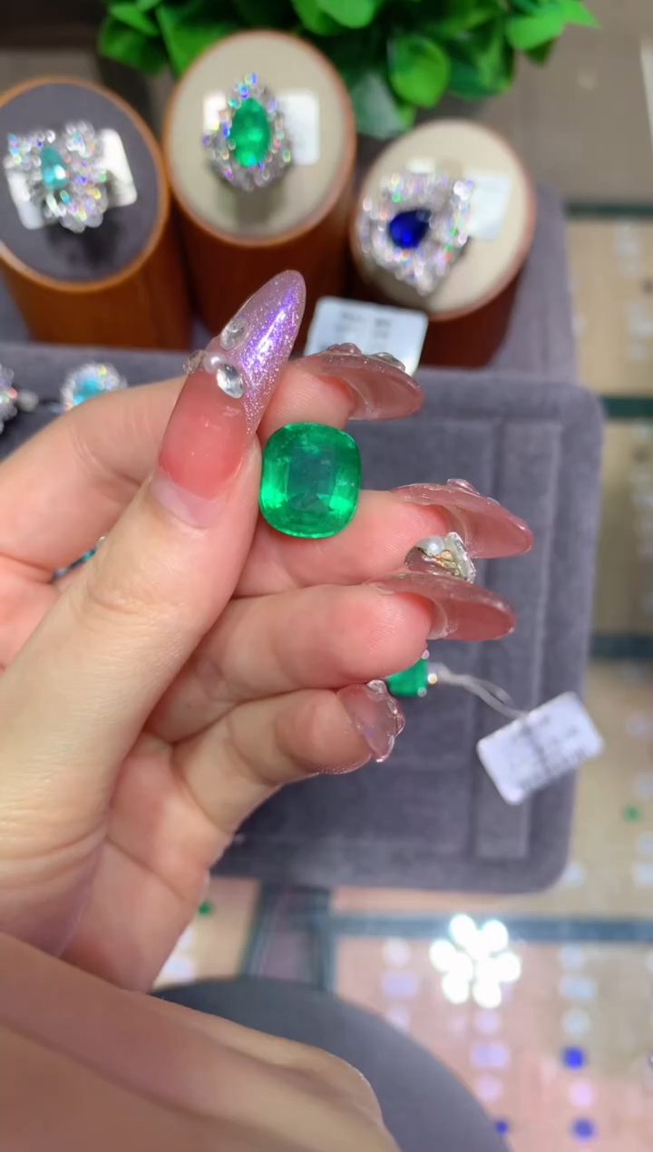 裸石祖母绿大**?9.33CT