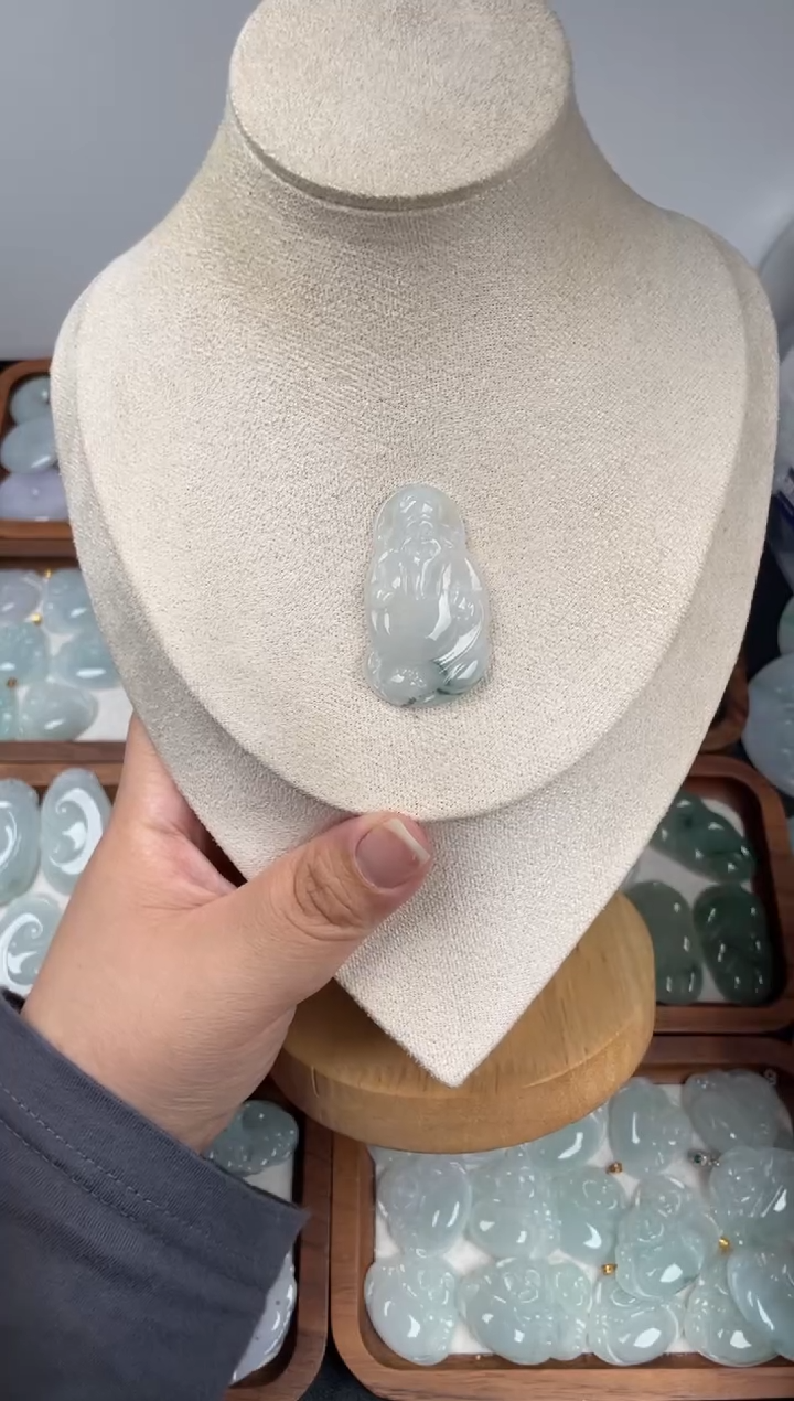 颈饰未镶嵌翡翠财神