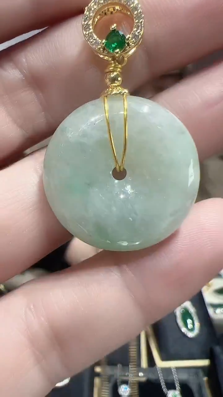 颈饰未镶嵌翡翠2025122018