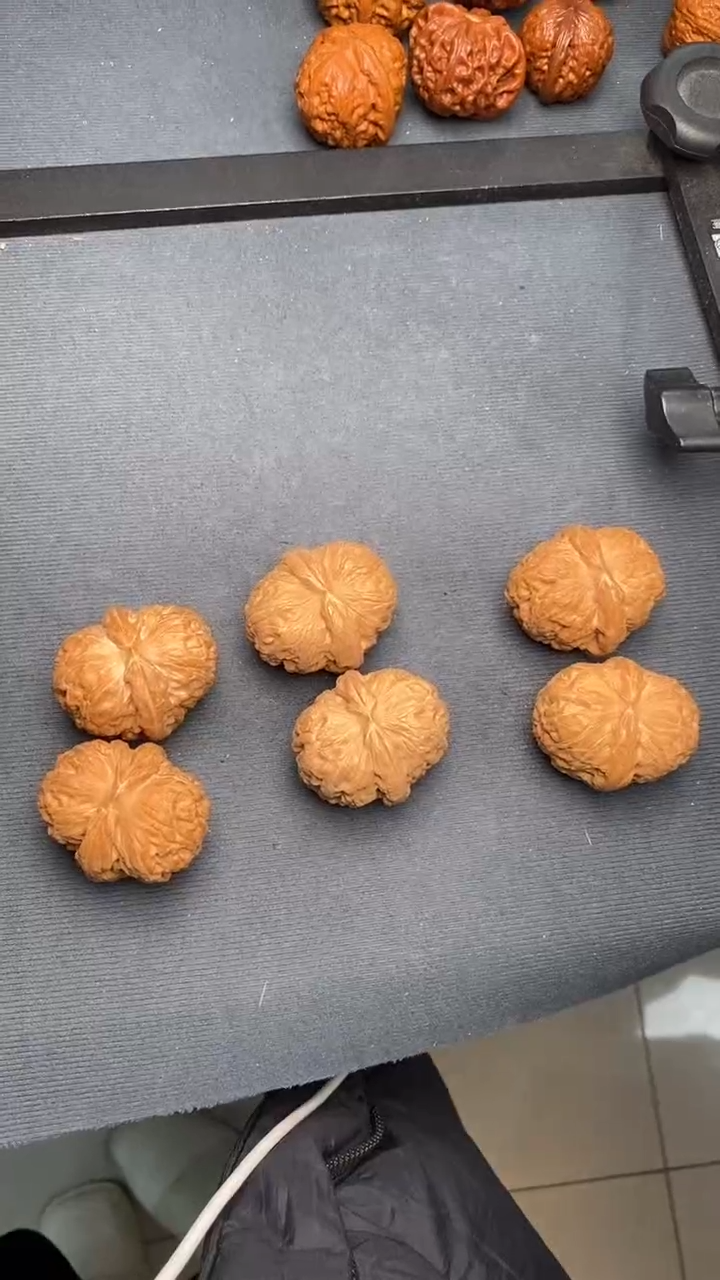 【闪购商品】文玩核桃把件元宝45左右全品