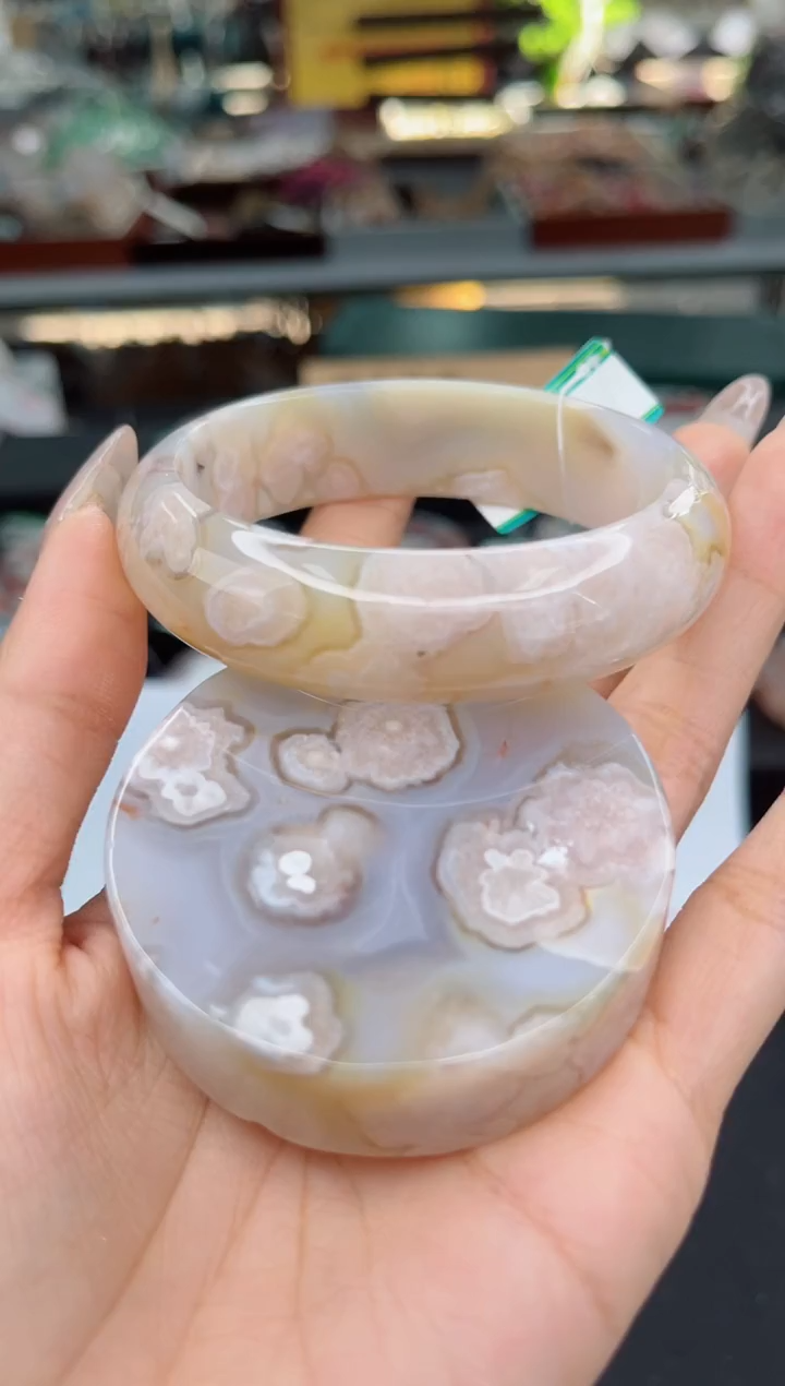 【闪购商品】石英质玉手镯未镶嵌59圈口（不退不换）1681088