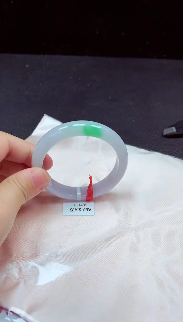 【闪购商品】翡翠手镯未镶嵌镯子57+