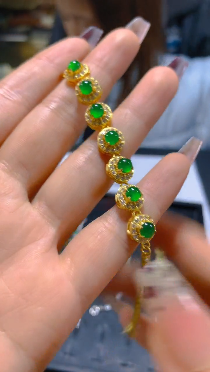 未镶嵌手链翡翠多样性发一