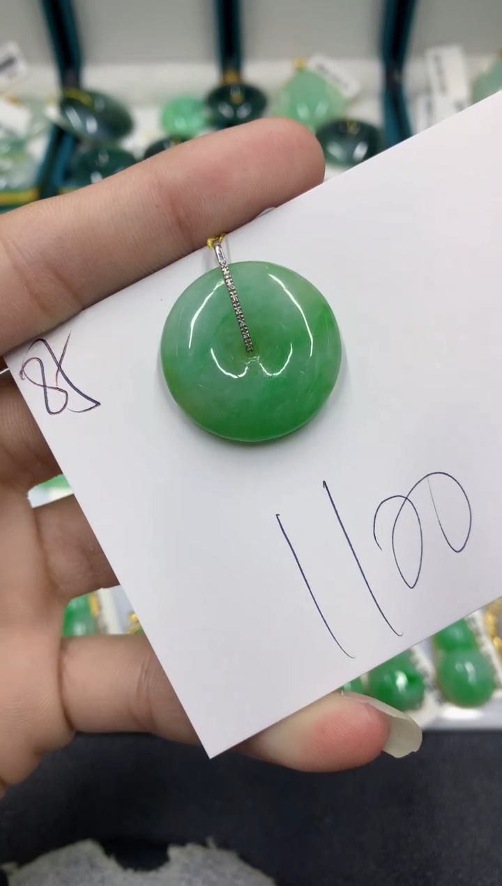 【闪购商品】翡翠颈饰18K金镶嵌翡翠
