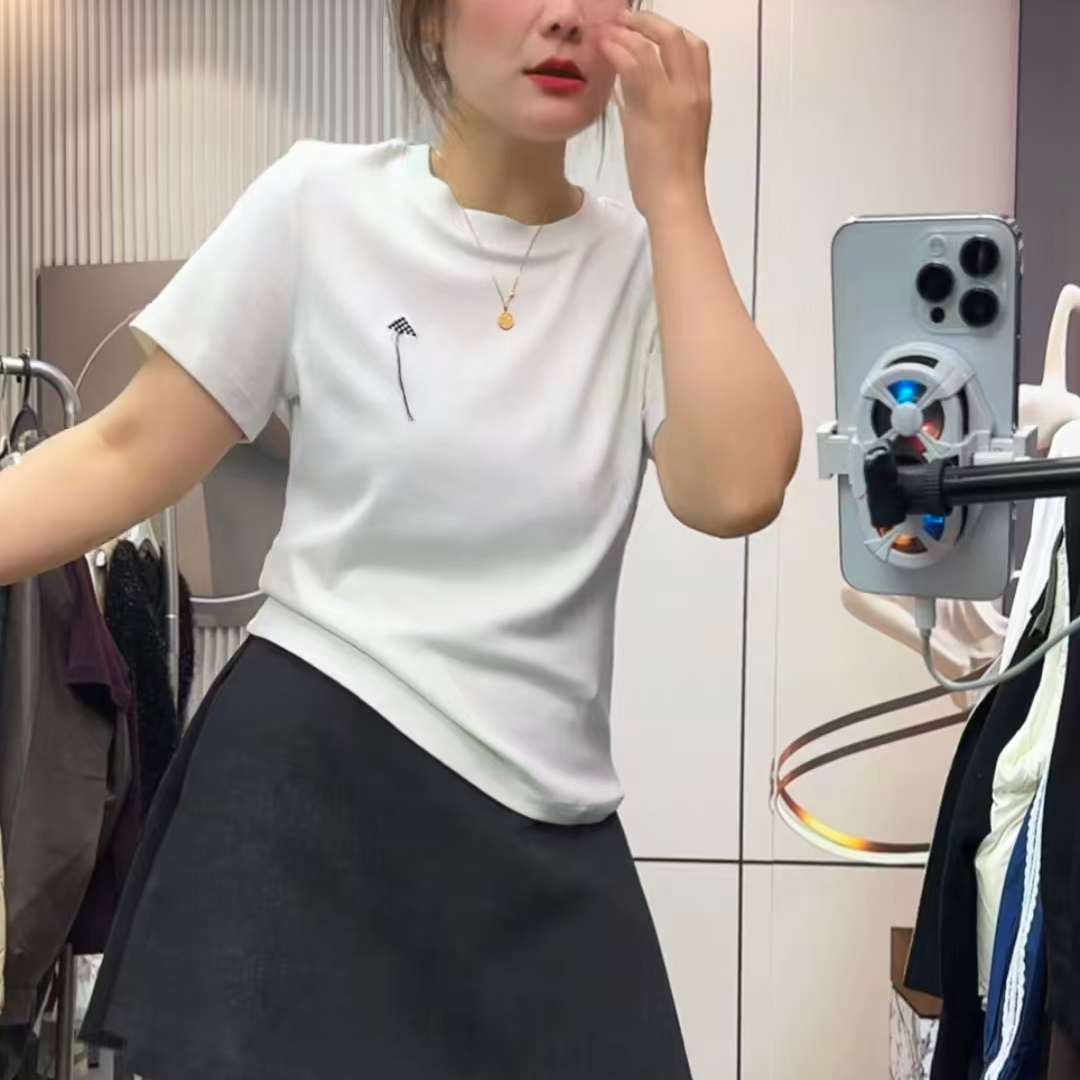 常规款上衣刺绣圆领短袖白色打底衫