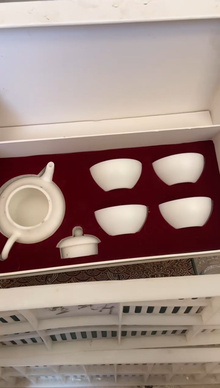 无运费险有瑕疵的摄影的产品有使用过的痕迹有点脏介意勿拍