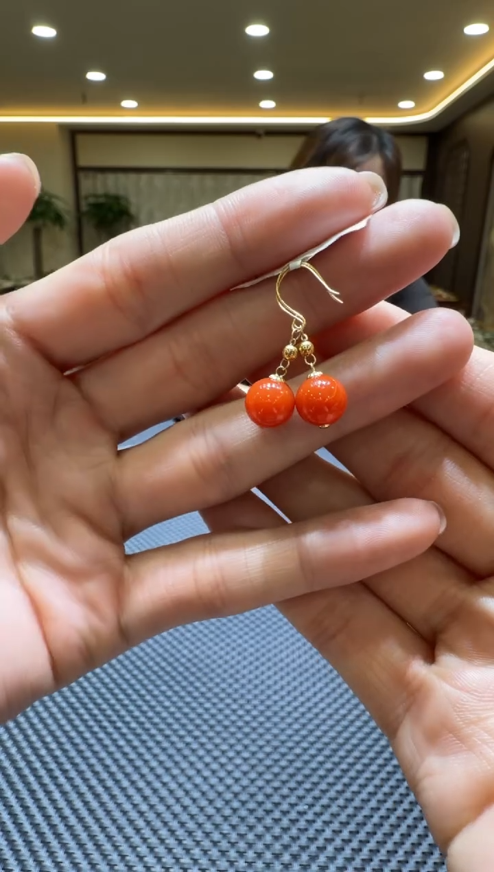 18K金镶嵌颈饰玛瑙/玉髓耳饰一对