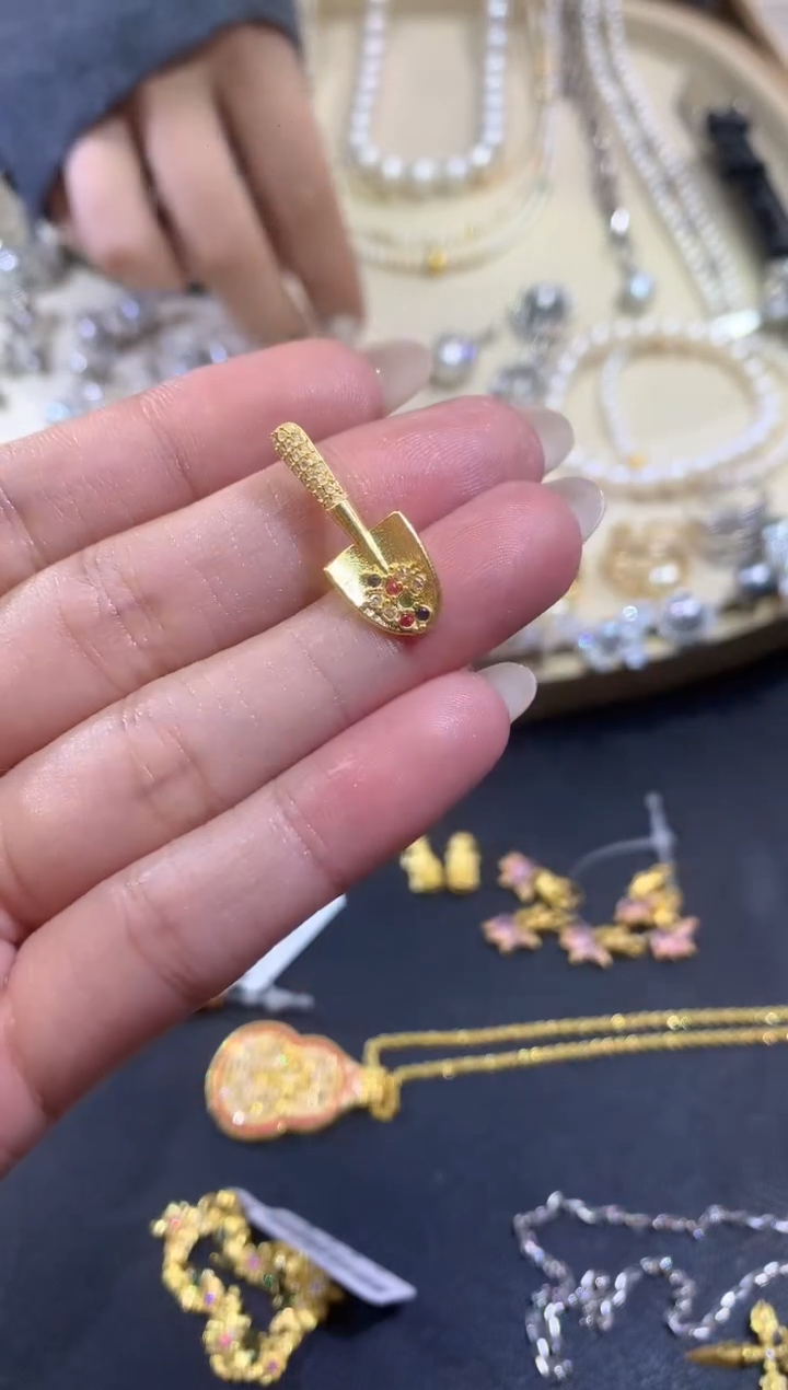 吊坠(不含链)18K金A127|多样性发货一件|550|BKJ5