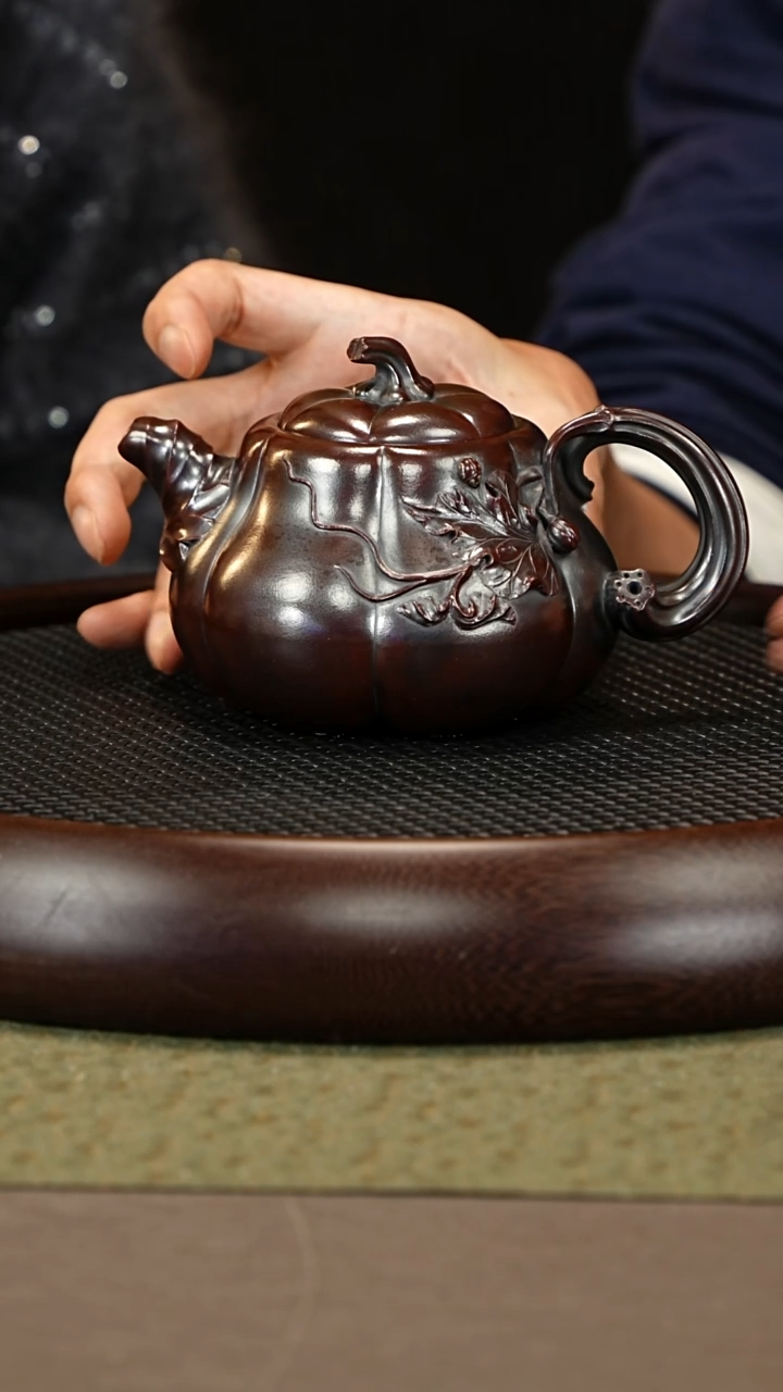 茶壶紫砂124 姚玲香 龙山古乌泥 高南瓜450cc