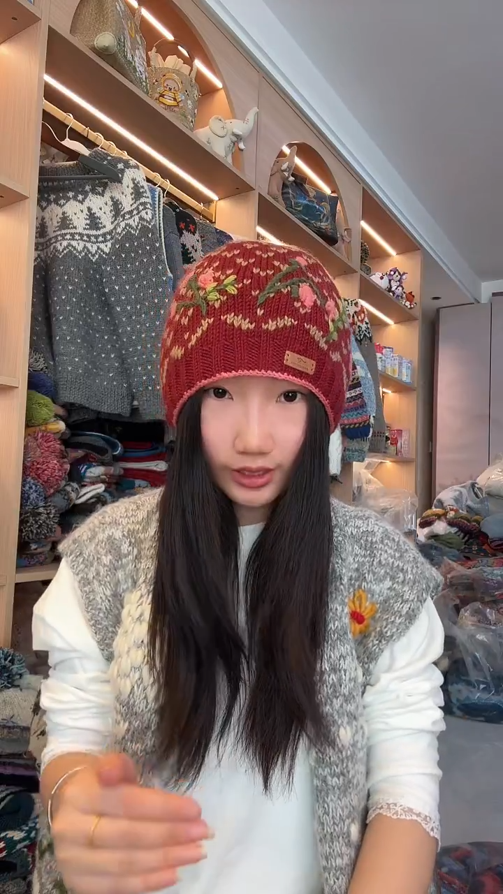 羊毛美利奴安哥拉红玫瑰丸子帽