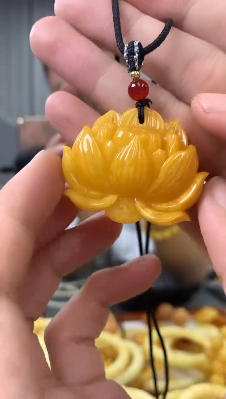 【闪购商品】琥珀裸石未镶嵌吊坠