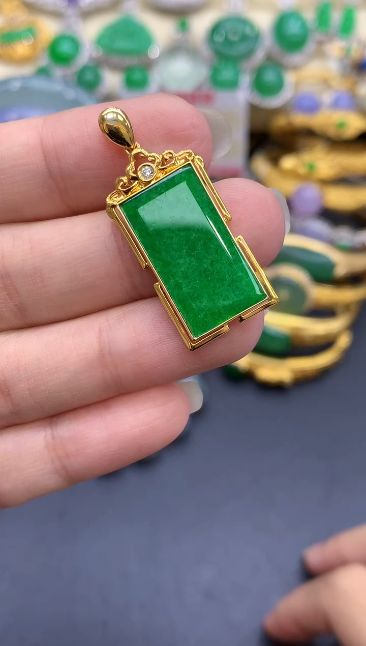 颈饰18K金镶嵌翡翠238-中国好珍宝