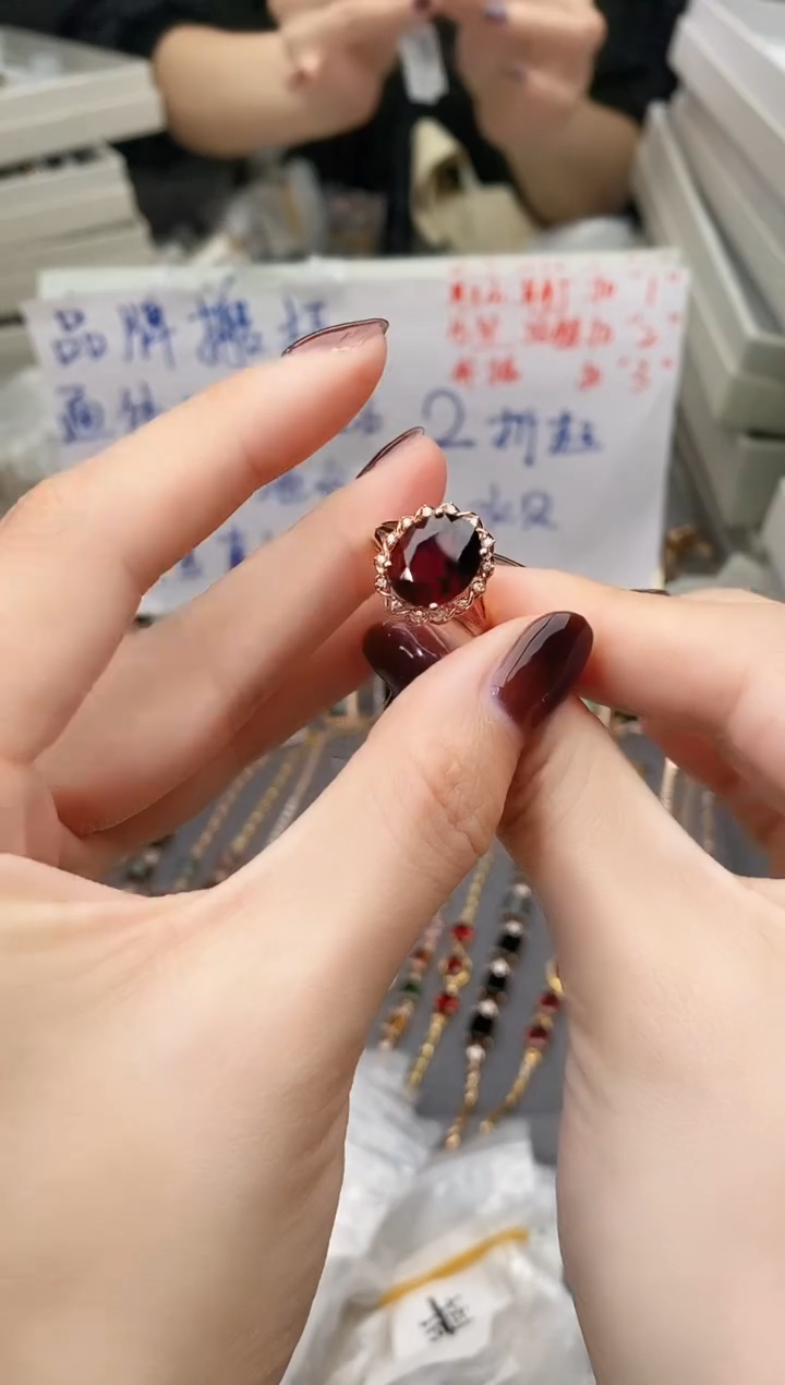 18K金镶嵌戒指石榴石--专柜--15