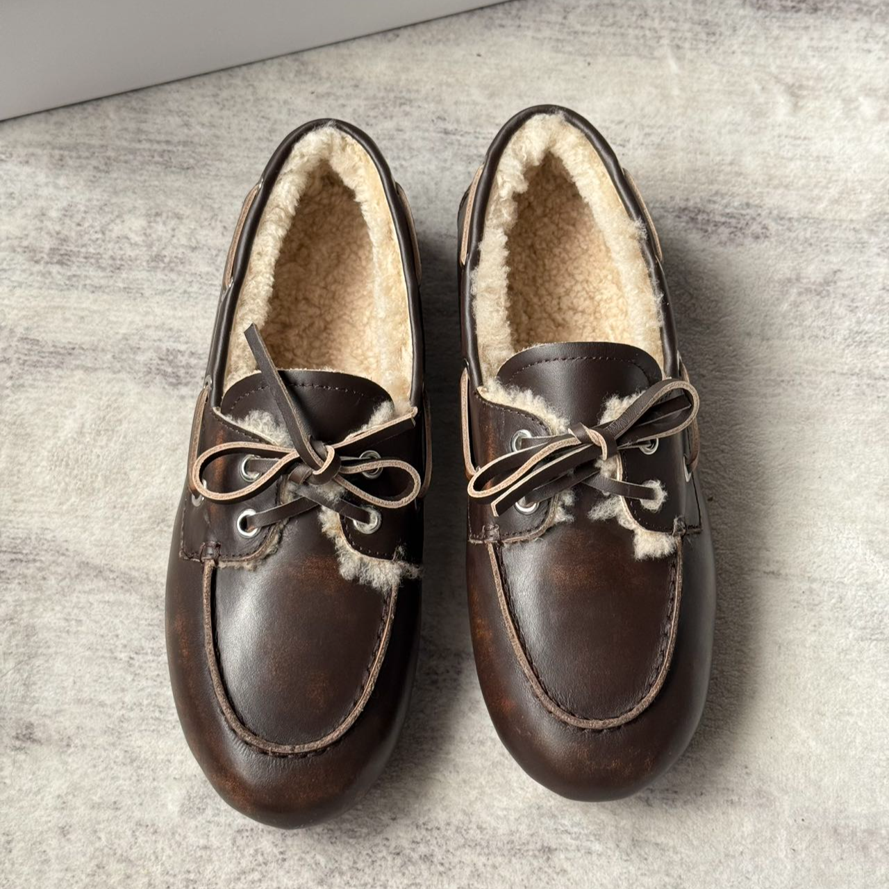 LUmina 复古系带羊羔毛真皮乐福鞋 B023-GG251101