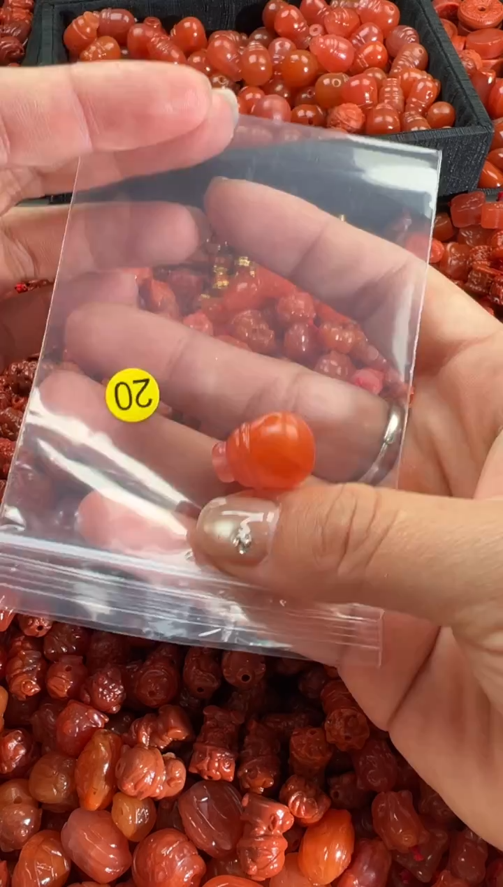 【闪购商品】南红玛瑙颈饰未镶嵌1