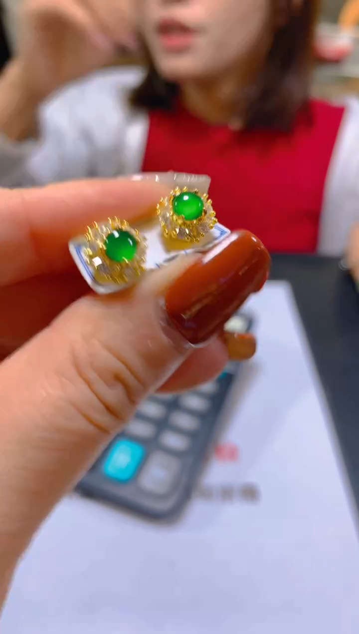 未镶嵌翡翠耳饰多样性发一