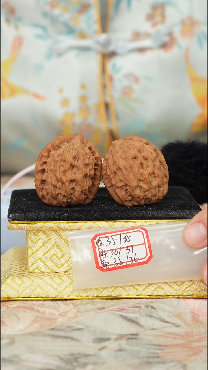 【闪购商品】文玩核桃把件非嫁接北京鹰嘴