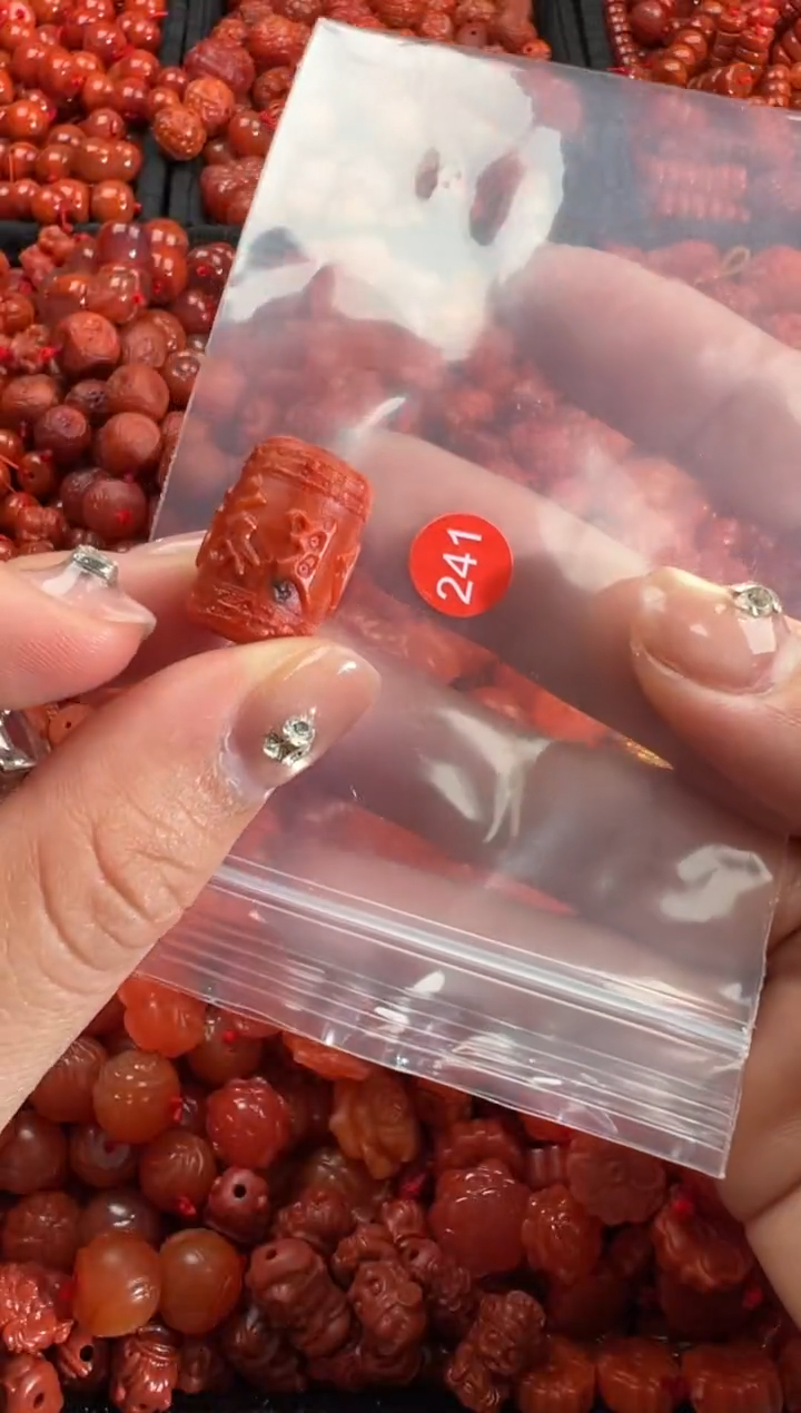 【闪购商品】南红玛瑙合金颈饰1