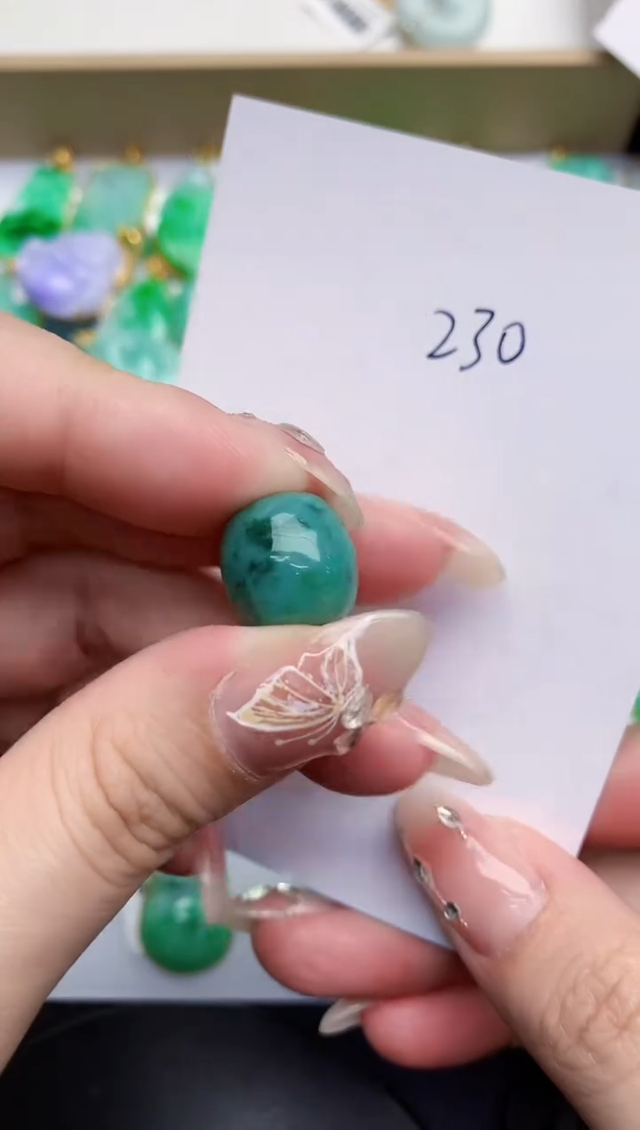 【闪购商品】翡翠颈饰未镶嵌00000000000