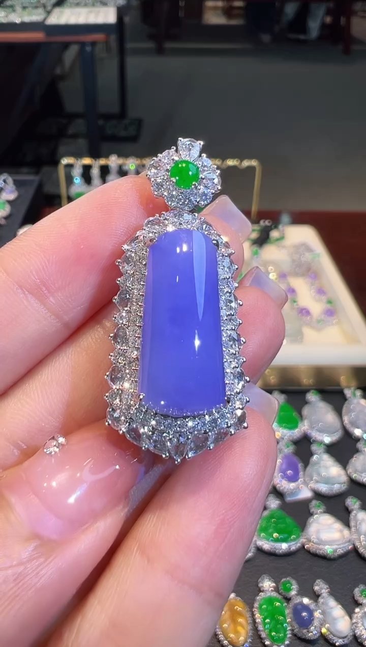 【闪购商品】翡翠吊坠(不含链)18K金镶嵌翡翠