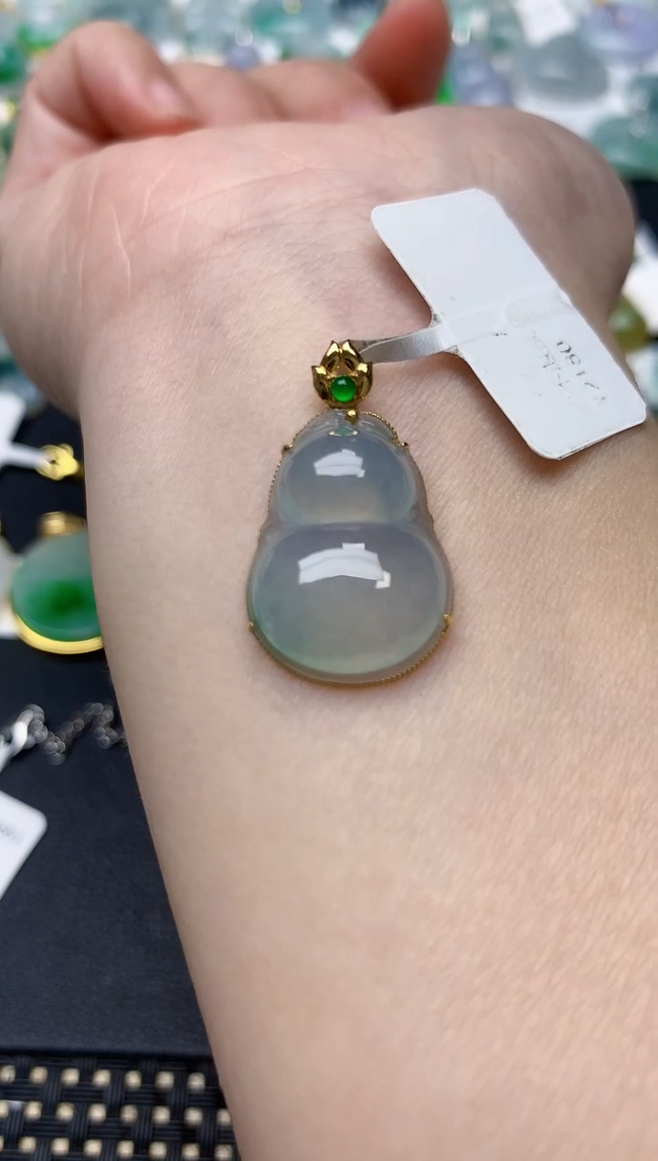 颈饰18K金镶嵌翡翠天然缅甸A货翡翠