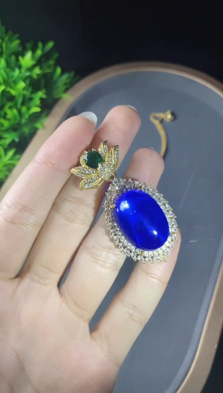 【闪购商品】合成（培育）蓝宝石未镶嵌亚当之星蓝宝石