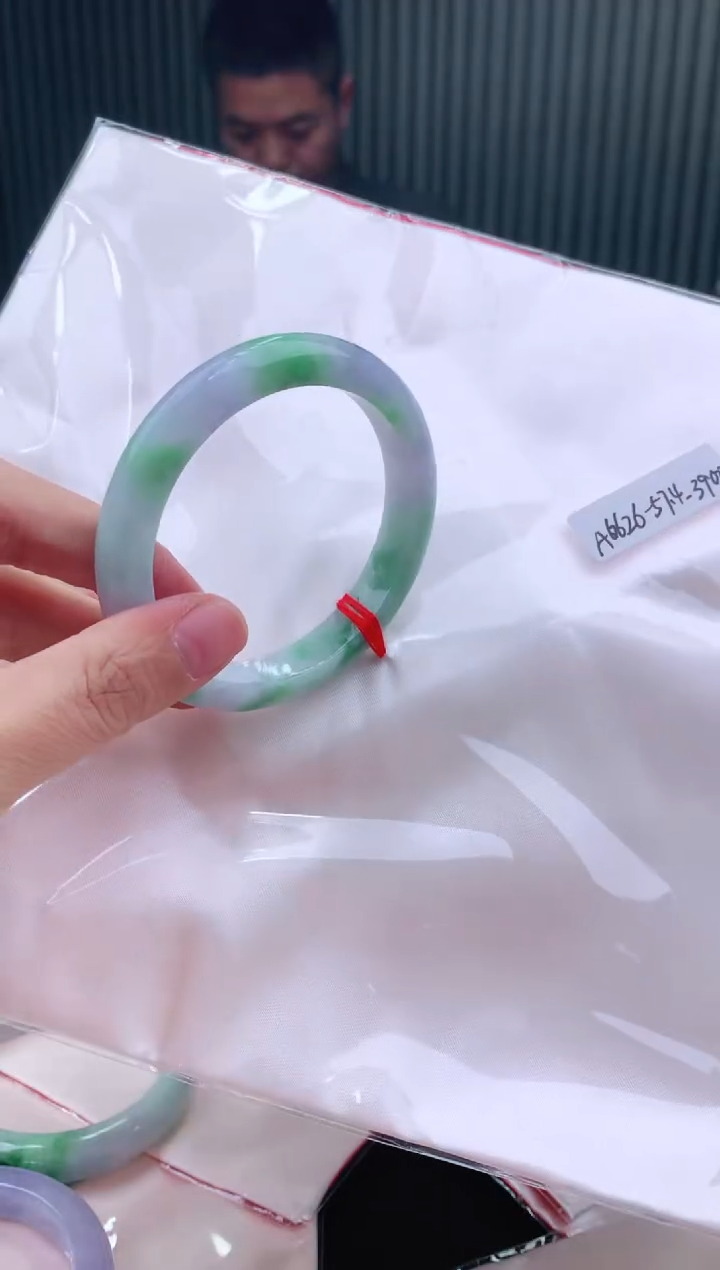 未镶嵌手镯翡翠57+