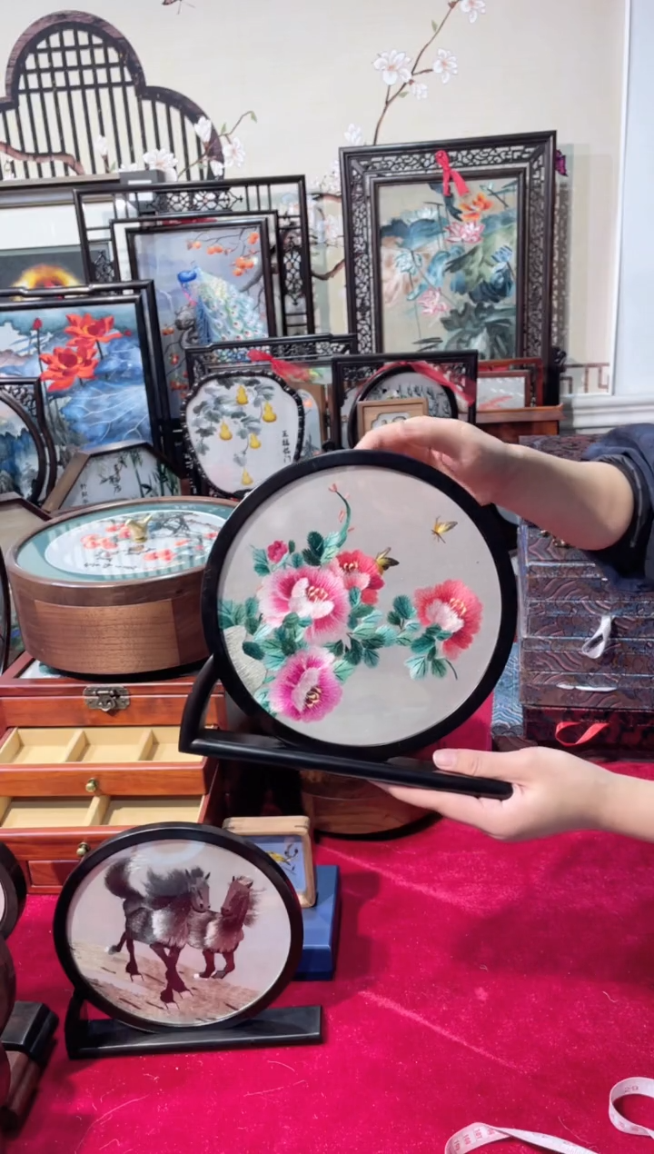 织绣精品苏绣手工刺绣，成品摆件29