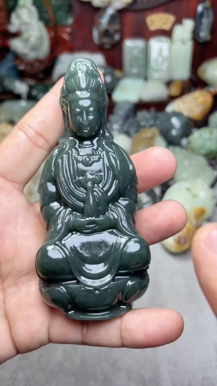 和田玉未镶嵌把件-