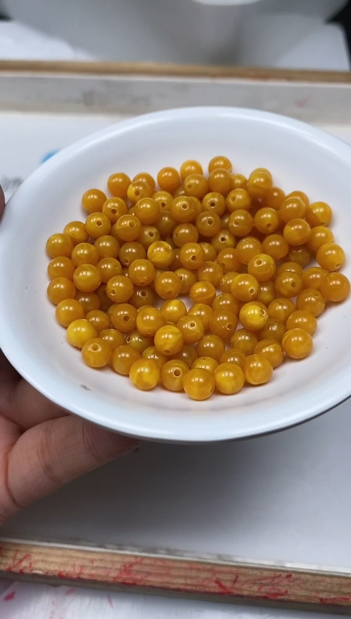 未镶嵌蜜蜡裸石M2 鸡油黄蜜蜡6mm50颗15元