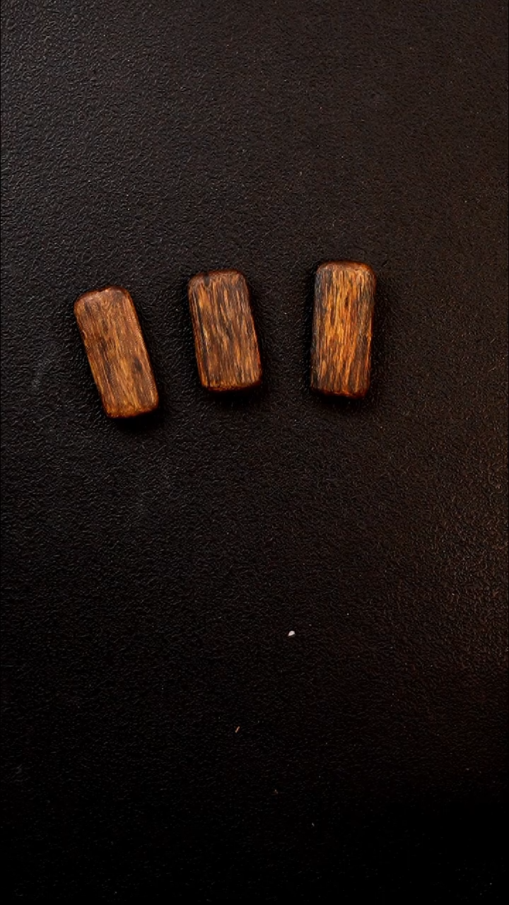 沉香吊坠多样性发其一   平安无事牌