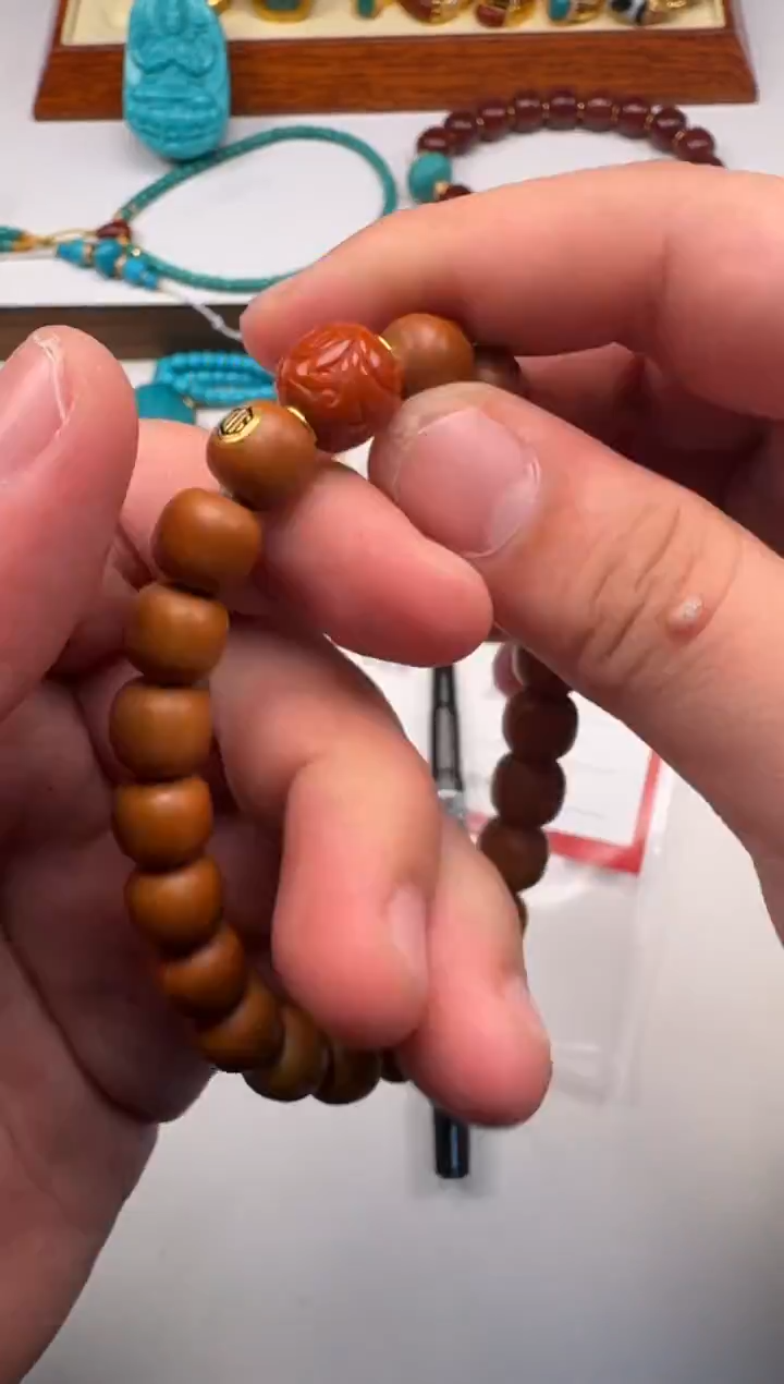 18K金镶嵌南红玛瑙挂件玖*～配饰配饰