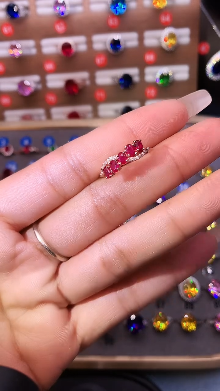 银S925镶嵌戒指红宝石......