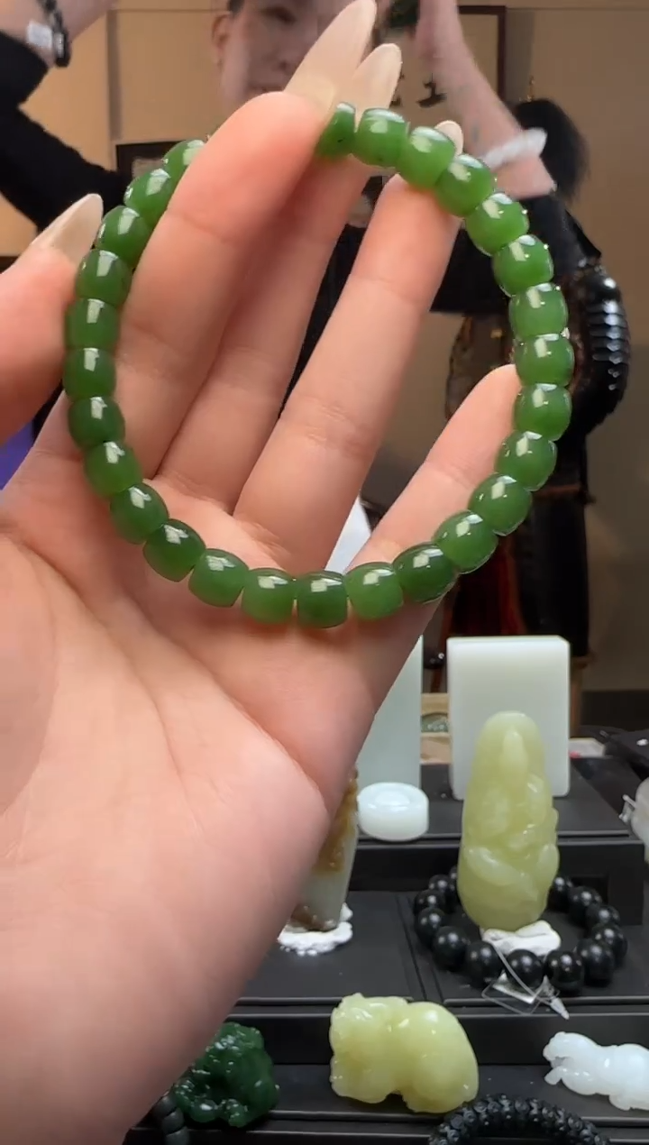 【闪购商品】和田玉碧玉极限弧未镶嵌手串