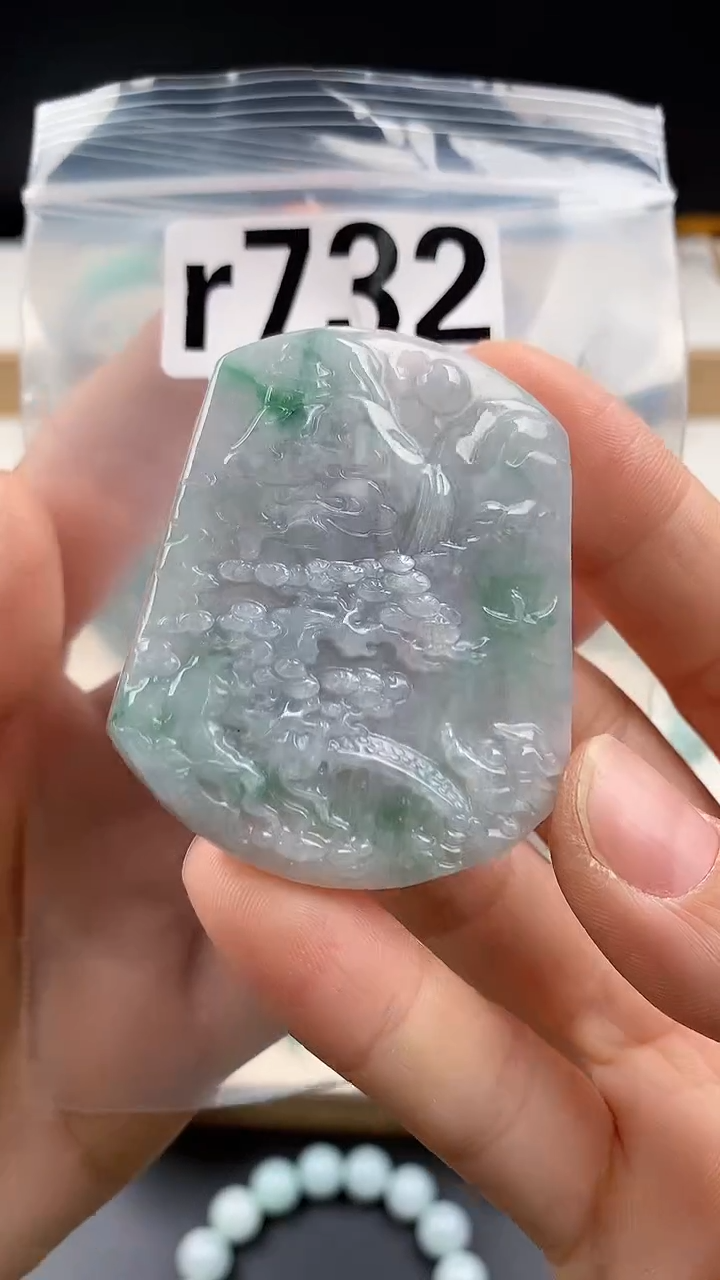 颈饰未镶嵌翡翠天然翡翠吊坠挂件