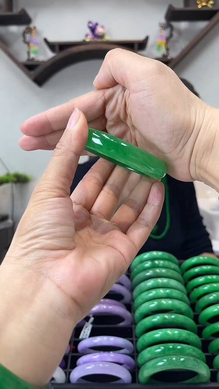 【闪购商品】砖雕闪27 冰辣阳绿正圈手镯 圈口54-60