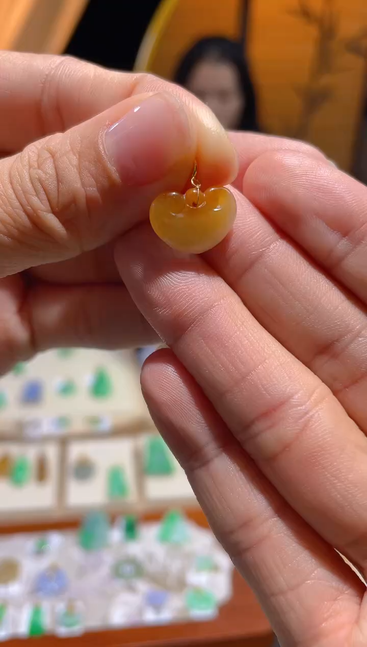 【闪购商品】翡翠颈饰18K金镶嵌假一赔三