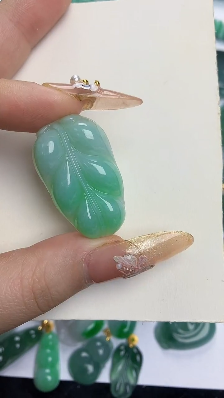 【闪购商品】翡翠颈饰未镶嵌天然缅甸A货翡翠，