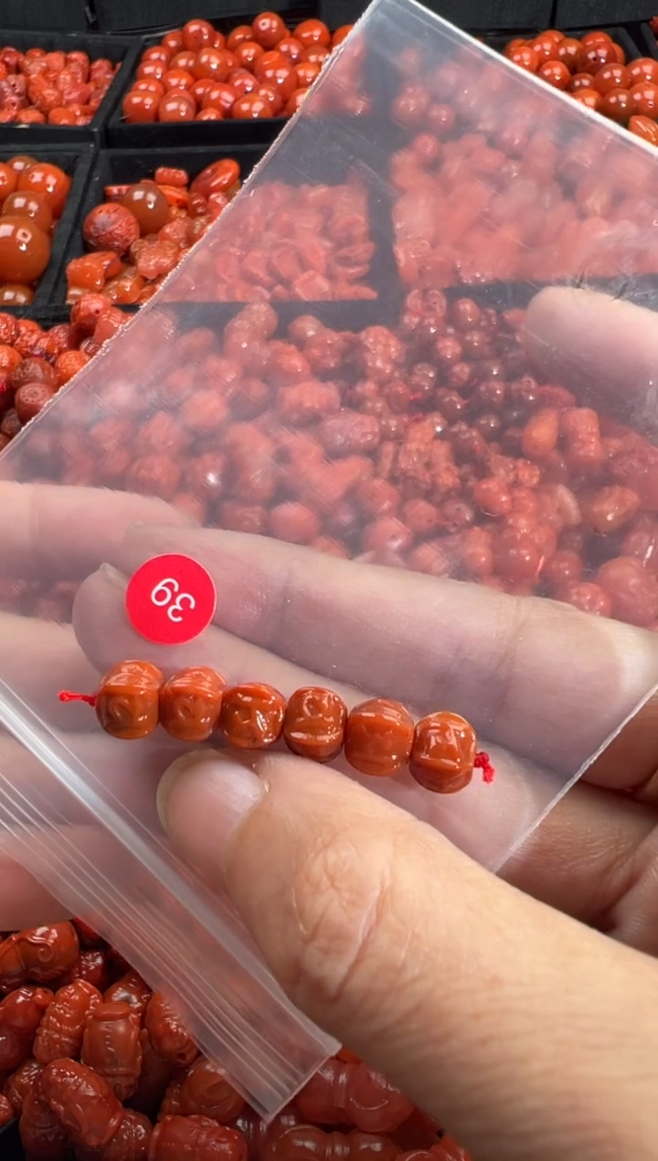 颈饰未镶嵌南红玛瑙1