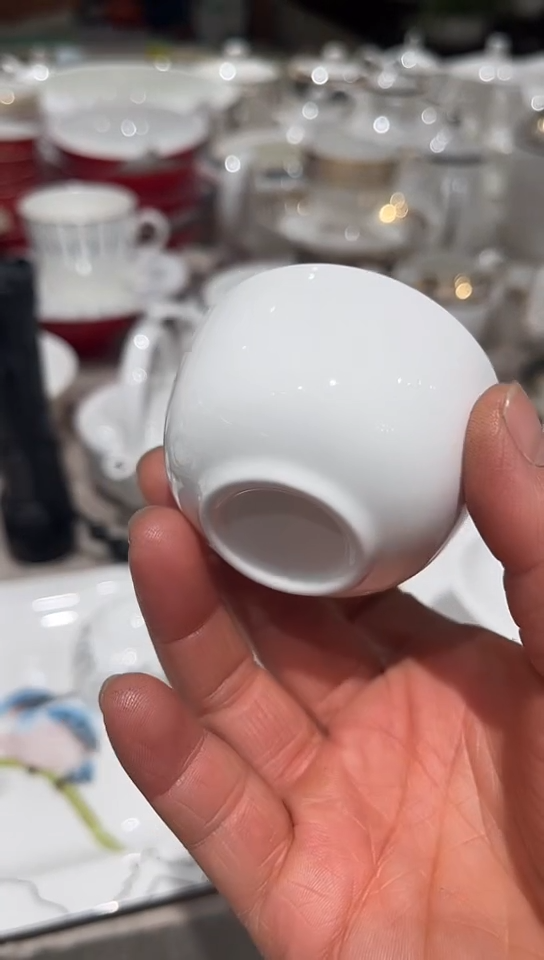 瓷1个白瓷杯子隆达