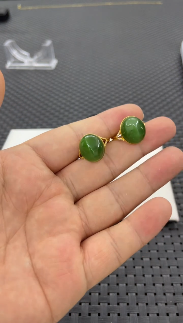 【闪购商品】和田玉蛋面戒指18K金镶嵌(多样性发一件) 