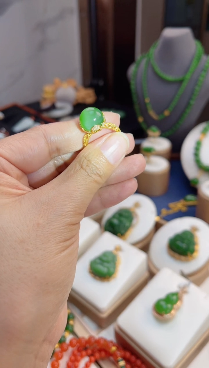 【闪购商品】和田玉戒指18K金镶嵌猫眼 12mm