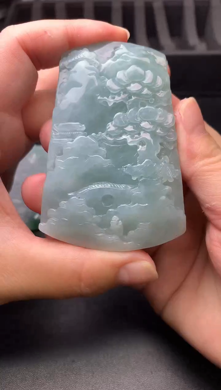 颈饰未镶嵌翡翠山水