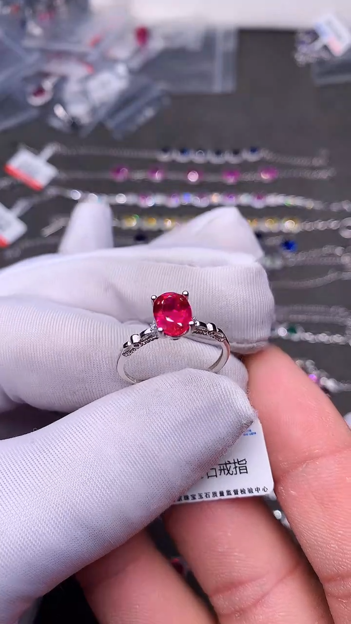 【闪购商品】红宝石戒指银S925镶嵌........